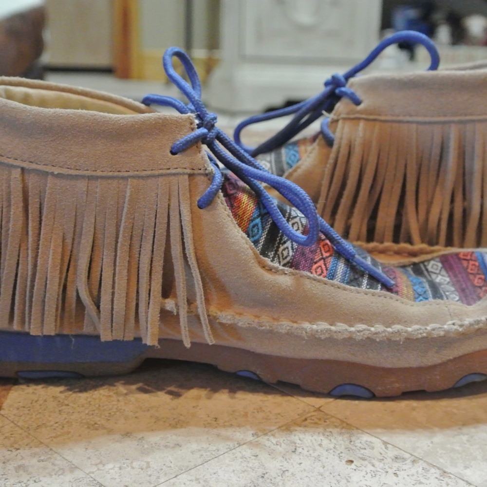WOMENS SIZE 10 TWISTED X FRINGE LEATHER SERAPE SHOES - Picture 6 of 8